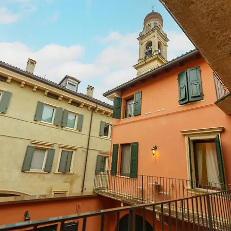 Domus - Elegante Residenza Satiro *