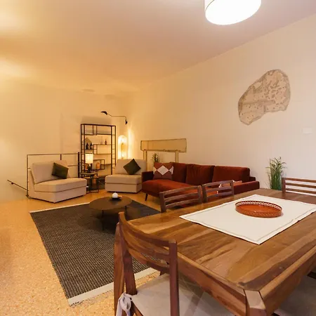 Domus - Elegante Residenza Satiro * Verona