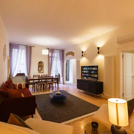 Domus - Elegante Residenza Satiro ヴェローナ