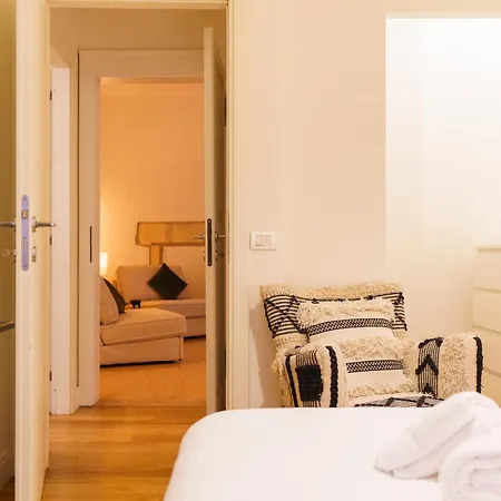 アパート Domus - Elegante Residenza Satiro ヴェローナ