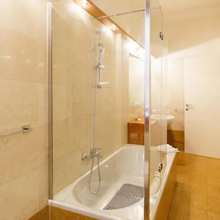 Elegante Residenza Satiro - Domus * Verona